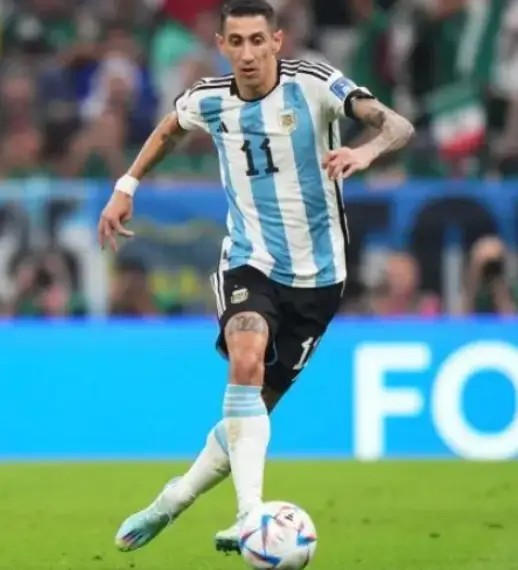 惯用左脚踢球的人比较强？